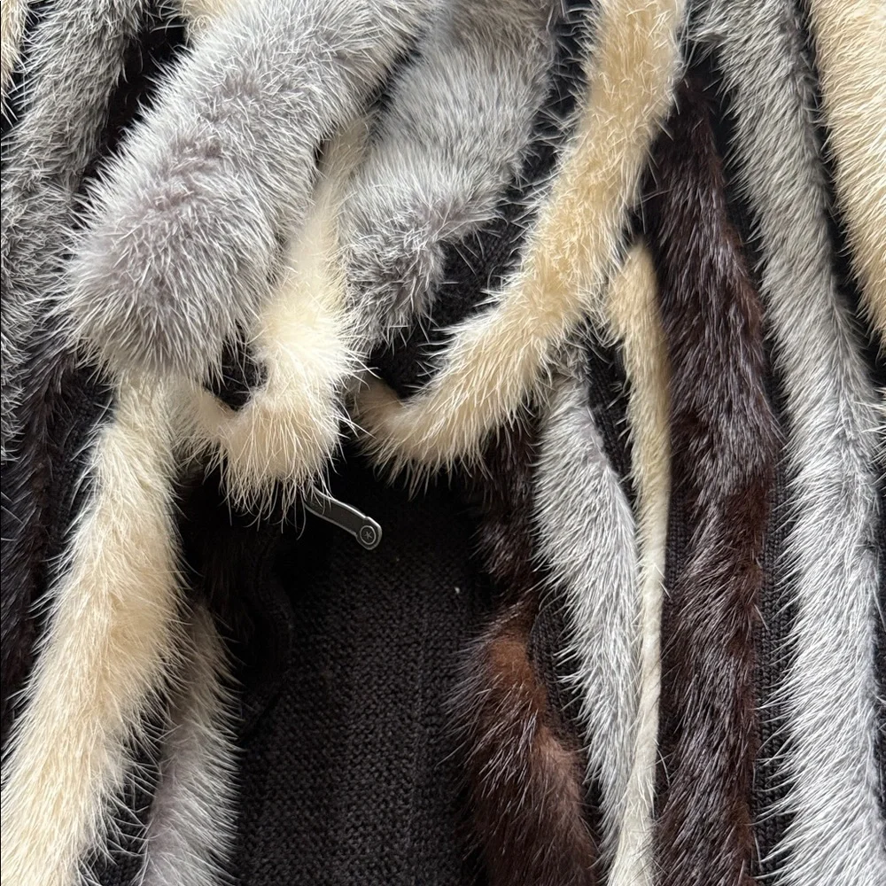 Elegant Brown and Cream Mink Sweater Jacket - Picture 5 of 8